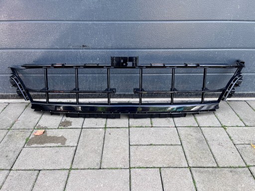 Porsche Panamera 971 grid central of a bumper front