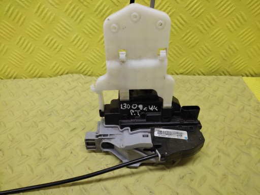 HYUNDAI I30 and lock door right rear part 814202L010 UK