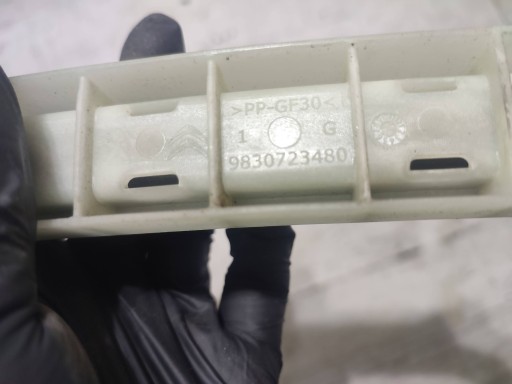 Peugeot 2008 II 2020 rear part side left moulding windows door tylnych