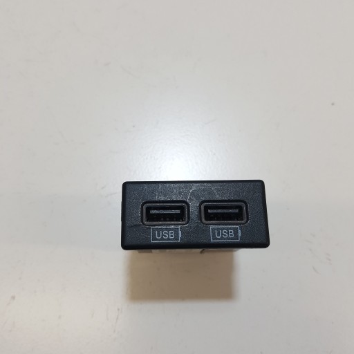 various adapter USB JEEP GRAND CHEROKEE WK2 68145567AA