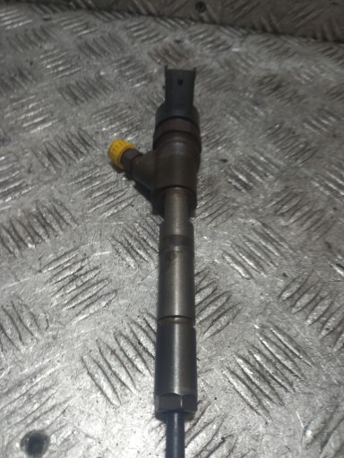 nozzle injector TOYOTA AURIS 2367033040