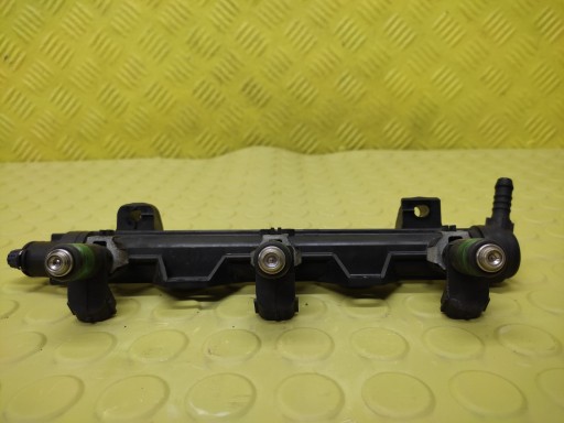 SEAT IBIZA III 1.2 Rampe injection 03E133320