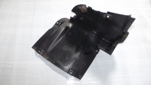 Mercedes C Klasa W203 mudguard left front A2038801124