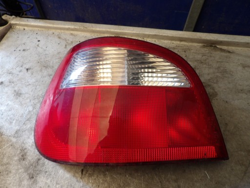 RENAULT Megane und licht hinten links HB 5D lift 7700428320
