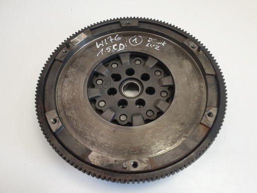 Mercedes W176 1.5 CDI ДВУХМАССОВОЕ колесо