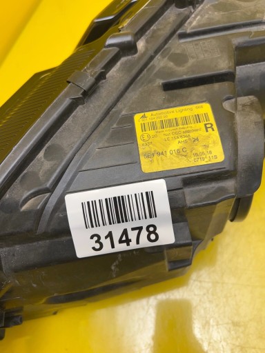 light right Skoda Octavia III Lift Zwykla 5E1941016C