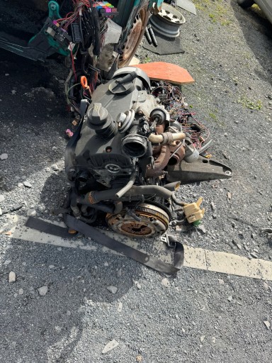 ДВИГАТЕЛЬ AXB В КОМПЛЕКТЕ VW TRANSPORTER T5 1.9 TDI С ИНЖЕКТОРАМИ И АКСЕССУАРАМИ