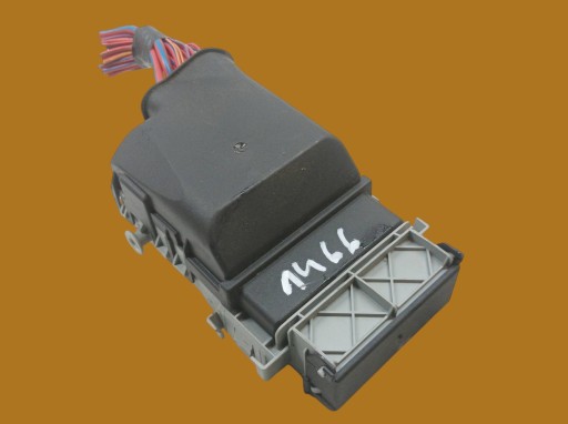 Module fusibles 13222786 2.0 D Opel Astra IV (2009- 2020 ) J