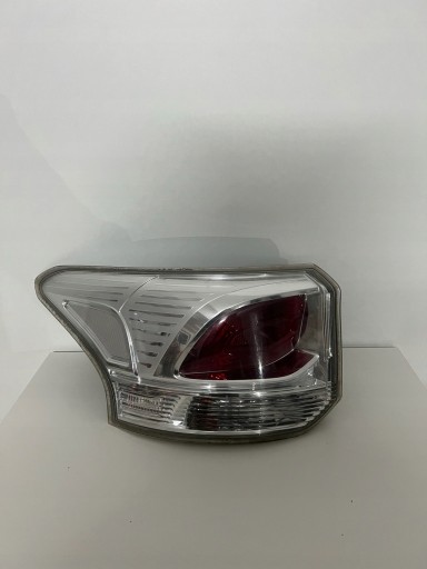 Ліва задня лампа Mitsubishi Outlander III 3 8330A787
