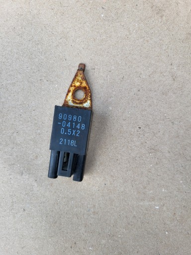 KONDENSATOR relay module TOYOTA YARIS II 2 OE EU 90980-04148