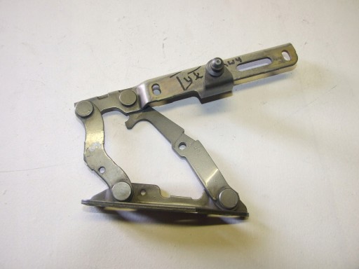 ПЕТЛЯ ЗАКРИЛКА ПРАВА PORSCHE CARRERA 911 99651215201