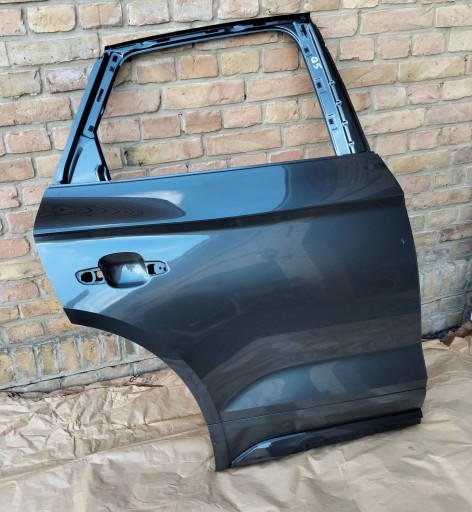 Audi q5 80a серая задняя правая дверь lz7s
