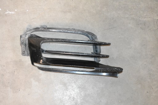grid of a bumper front front left PORSCHE PANAMERA 971 1
