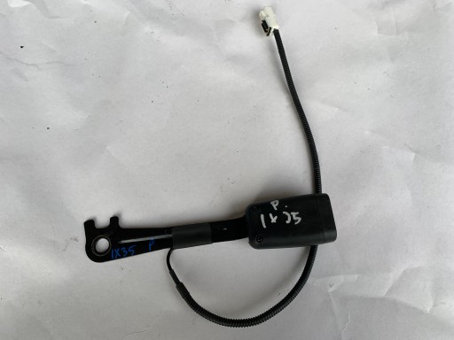 HYUNDAI IX35 Fixation arbre ceintures sécurité Droite Avant 1K06886