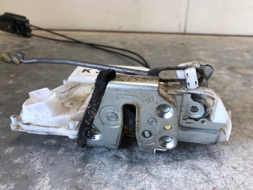 lock door right front SUZUKI SWIFT MK6