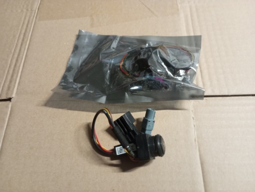 Камера заднего вида 7c0980121 vwcrafter оригинал, 2 шт.