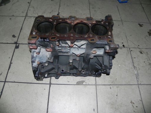 M9T700 M9T702 - БЛОК ДВИГУНА RENAULT MASTER III NV400 2.3 DCI