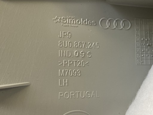 AUDI Q3 8U Blende Abdeckung SLUPKA links heck 8U0867245