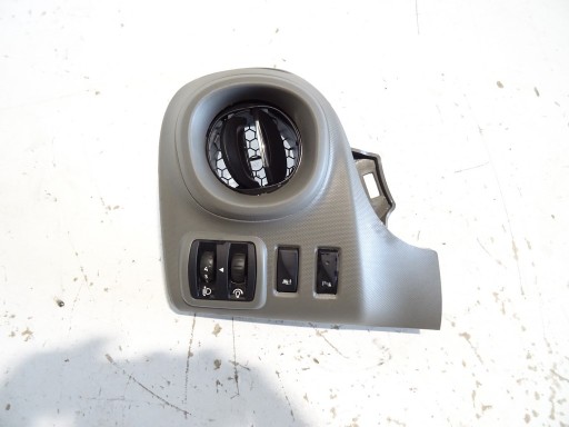 683112651R - RENAULT TRAFIC ВЕНТИЛЯЦИОННАЯ РЕШЕТКА ЛЕВАЯ ПАНЕЛЬ