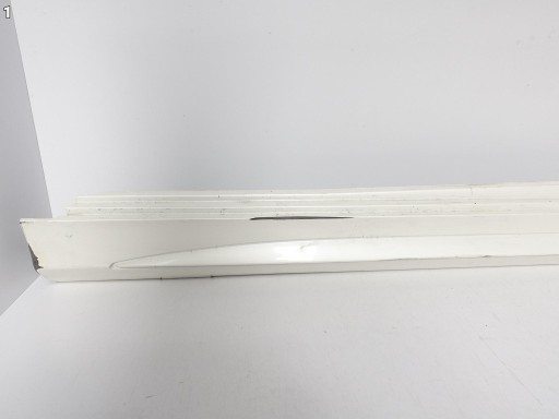 MERCEDES C-KLASA W205 S205 AMG LIFT MOPF 14-21 moulding threshold cap right