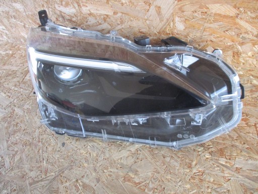 light front front right TOYOTA YARIS CROSS