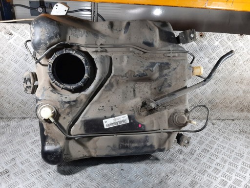 AV61-9K007-A - FORD FOCUS MK3 СЕДАН 1.6 TI FL 17R ТОПЛИВНЫЙ БАК