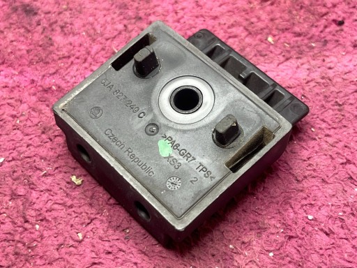 Volkswagen tip / Stoper door tylnych original (OE: 5JA827249C) !J