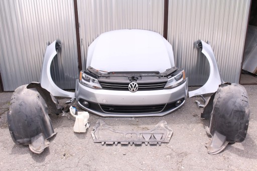 Передний бампер на капот Jetta 5C USA LA7W