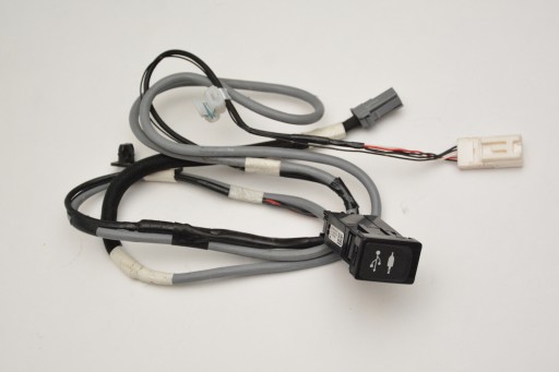 86190-0D030 A86190-0D030 - Роз'єм USB кабель для Toyota Auris II CHR інше