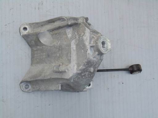 Лапа двигателя AUDI A4 8W0 4M0199307BH