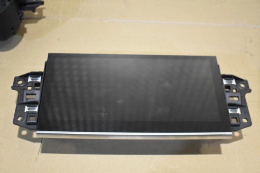 IDEALNY EKRAN Schermo LCD AUDI Q8 1