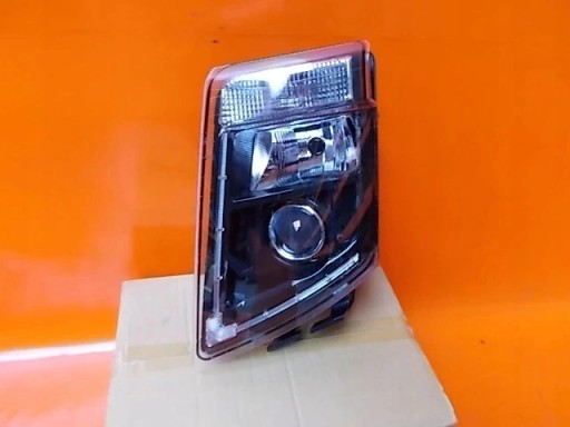 V3H/700XB - VOLVO FH16 ЛАМПА ПОДЪЕМНОЙ ФАРЫ ЛЕВАЯ — НОВИНКА! КСЕНОН