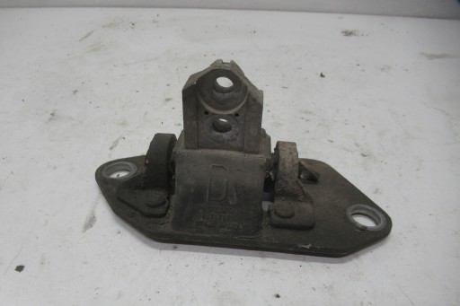 VOLVO S60 04R 2.4 B holder engine mount 8824757