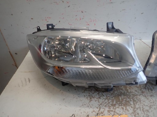 light front right MERCEDES SPRINETR W907 W910 2017