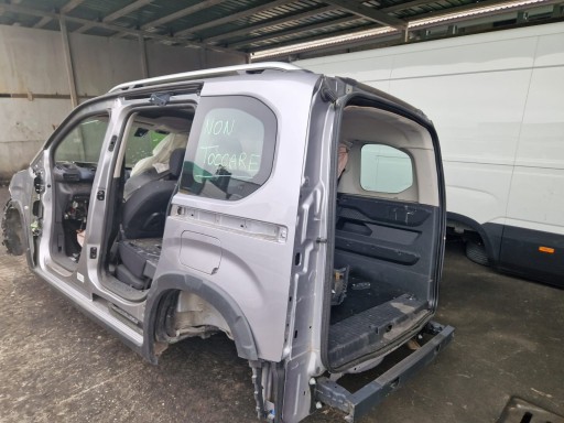 РЕМЕНЬ КРЫЛА ЗАДНИЙ ЛЕВЫЙ ПРАВЫЙ PEUGEOT BERLINGO PARTNER RIFTER IV