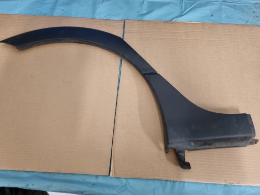 POLO CROSS 6R 2009 - НАКЛАДКА КРИЛА ЗАДНЯ ПРАВА