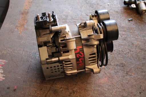 4244. alternator VOLVO 32383087