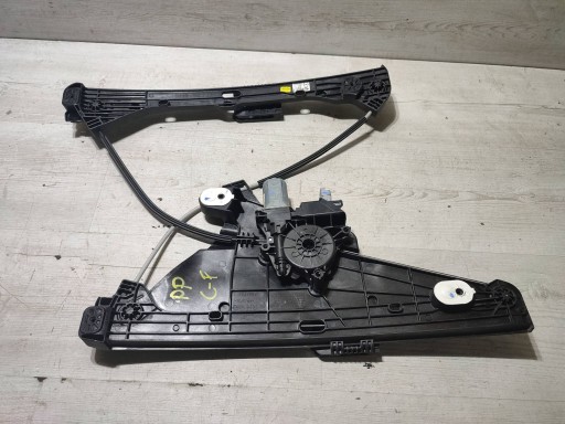 Opel Corsa F 2020 front side right Podnosniki of the window