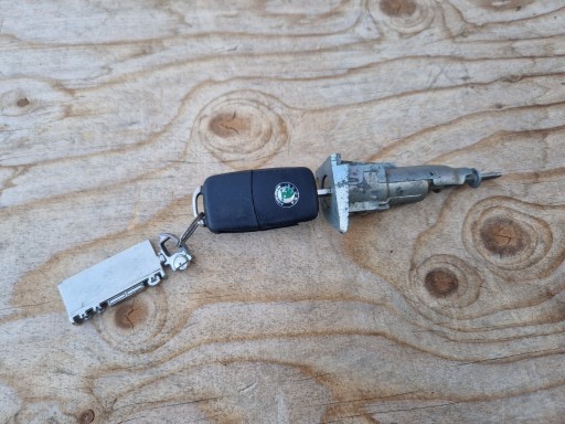 ЗАМОК, КЛЮЧ, ВСТАВКА РУЧКИ, ЛЕВАЯ ПЕРЕДНЯЯ, SKODA SUPERB II 3T0837167B