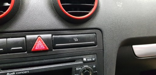 Коробка для зберігання карт AUDI A3 8P Європа