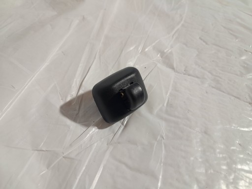 AUDI A4 B9 LIFT UCHYT Support plaque Revêtement PRZECIWSLONECZNEJ 8W0857562A
