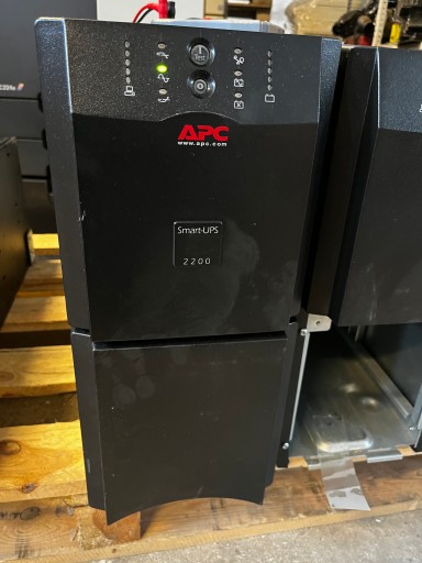 Блок живлення ups apc sua2200i 2200 va 1980 w