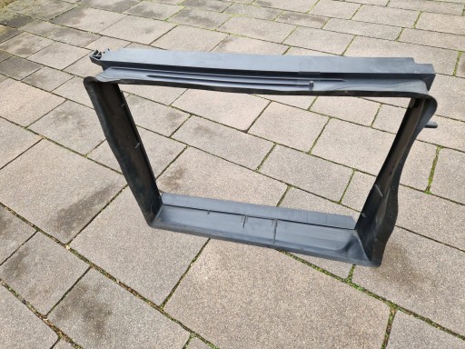 215598406R - RENAULT MEGANE IV ВОЗДУХОЗАБОРНИК РУЛЬ <2016