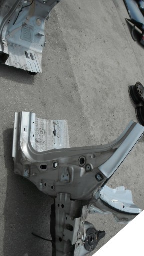 P5 - MAZDA 2 II 02-07 ПЕРЕДНЯЯ ПРАВАЯ СТОЙКА + ПОРОГ