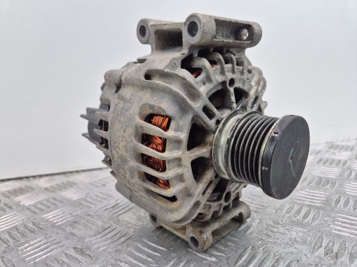 Mercedes E250 CGI W212 1.8 Alternator A0009063000