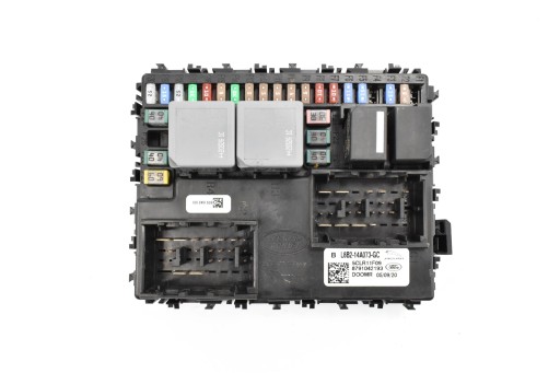 Блок предохранителей l8b2-14a073-gc land rover defender l663 2020-