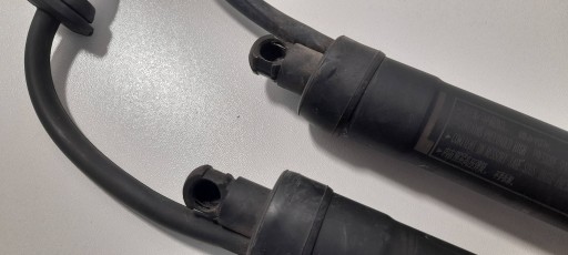 Toyota RAV 4 XA50 Silowniki heckklappe Kofferraum 6892042020 (GT138)