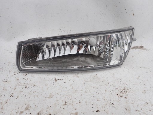 TOYOTA AVENSIS VERSO LIFT 03-05 Nebelscheinwerfer links