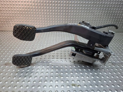 pedale spojky brzdy 2283725 6761310 BMW E81 E82 E87 E88 E90 E91 E92 E93
