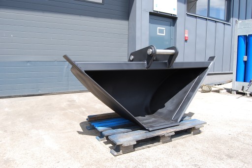 КІВШ ТРАПЕЦІЄЇДАЛЬНИЙ NEW HOLLAND LB 95 110 115